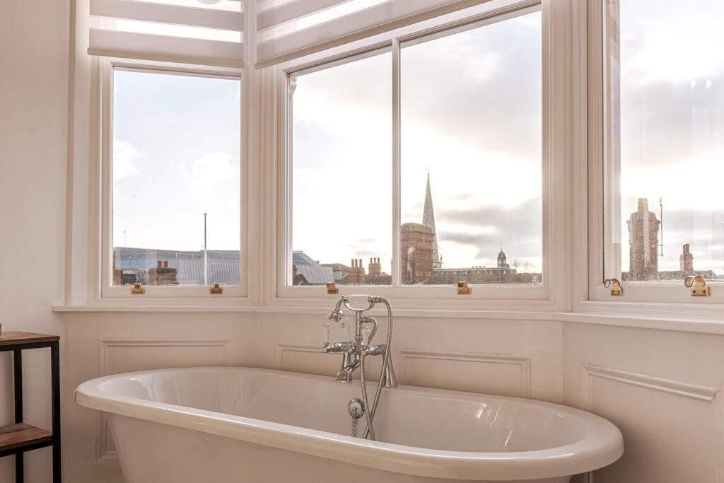 Luxury Apartment Rowntree House Across From The Shambles York Dış mekan fotoğraf